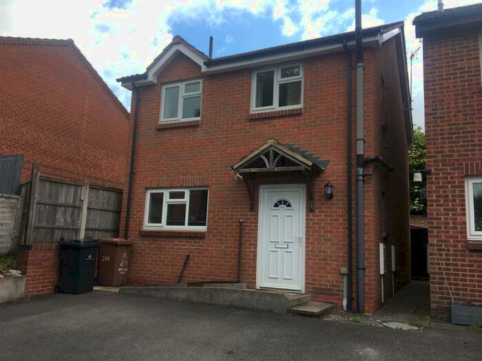 3 Bedroom Detached House To Rent In Grassthorpe Close, Oakwood, Derby, DE21