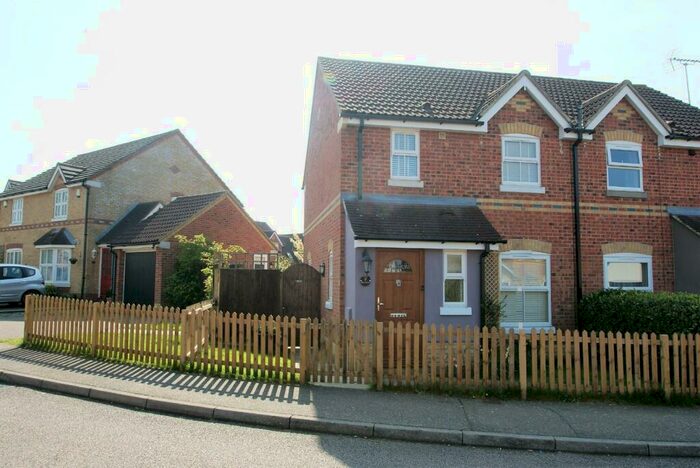 3 Bedroom Semi-Detached House To Rent In Albert Gardens, Harlow, CM17