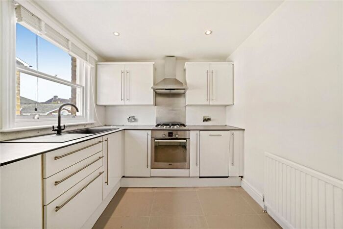 2 Bedroom Flat To Rent In Hillgate Place, Clapham South, SW12