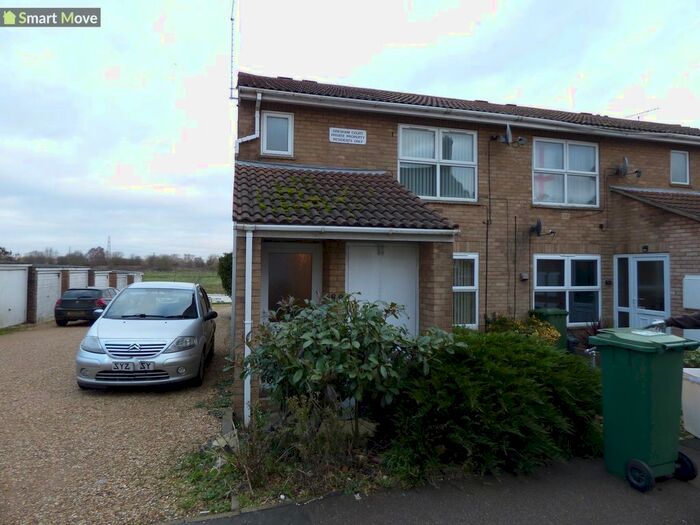 2 Bedroom Maisonette To Rent In North Street, Stanground, Peterborough, Cambridgeshire., PE2