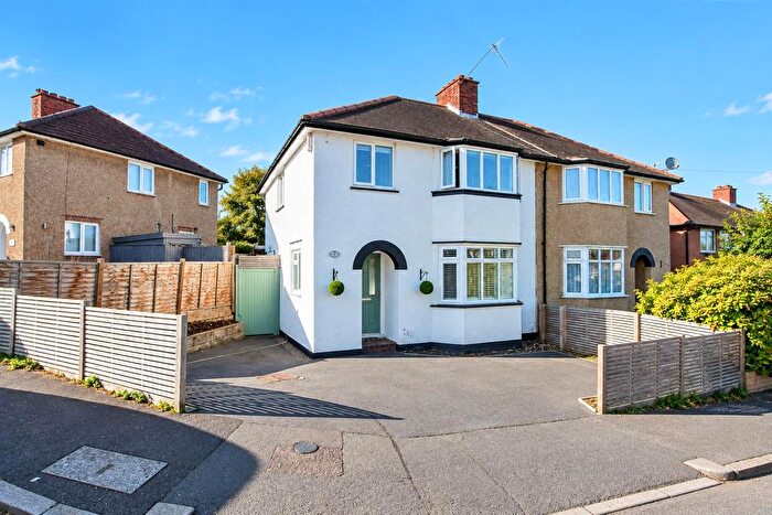 3 Bedroom Semi-Detached House For Sale In The Brandries, Wallington, SM6