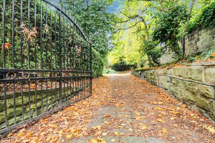 12 Bedroom End Of Terrace House To Rent In Grosvenor Road, LS6