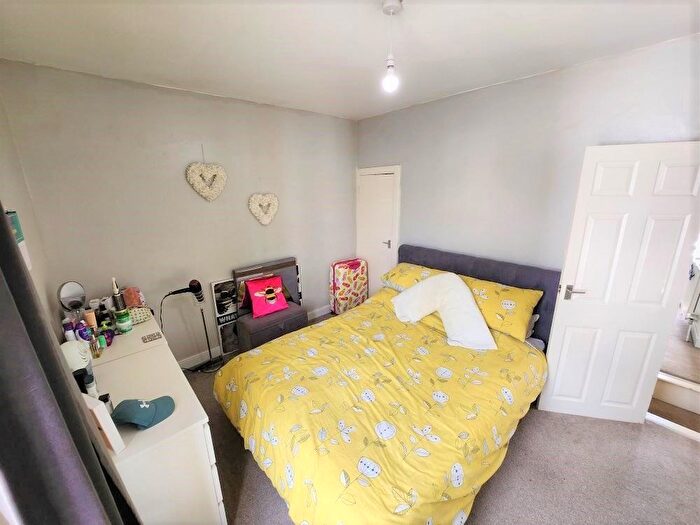 2 Bedroom End Of Terrace House For Sale In Leesland Road, Gosport, Hampshire, PO12