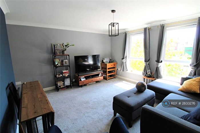 2 Bedroom Flat To Rent In Salisbury House, Wallington, SM6