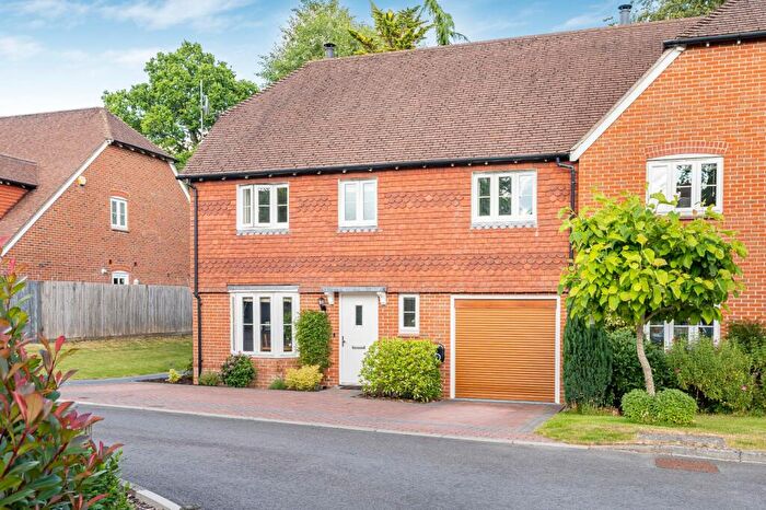3 Bedroom End Of Terrace House For Sale In Watercress Way, Medstead, Alton, Hampshire, GU34
