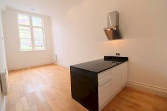 2 Bedroom Flat To Rent In Stableford Avenue, Manchester, M30