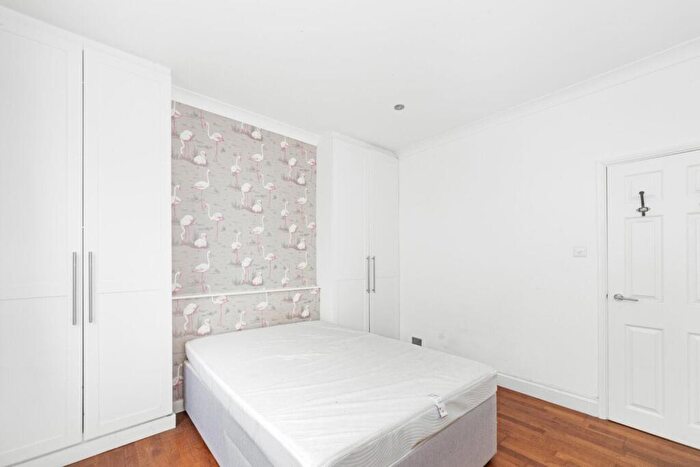 1 Bedroom Flat For Sale In St. Gothard Road, West Norwood, London, SE27