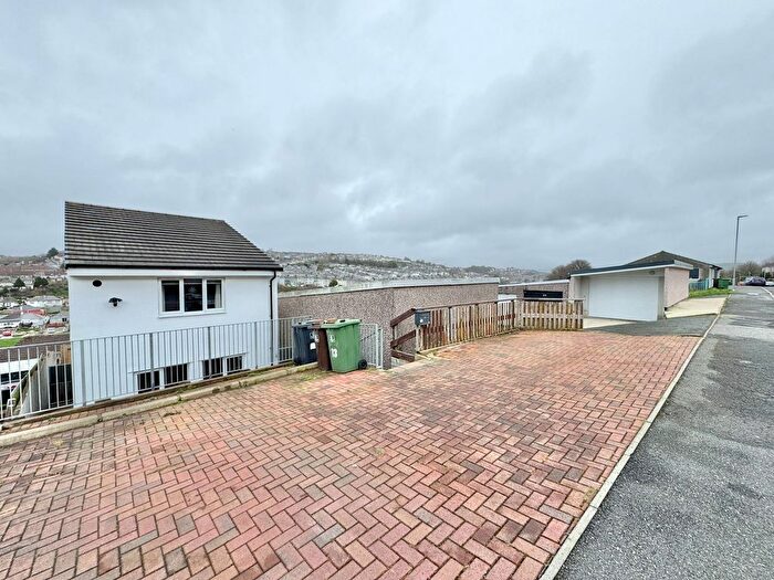 4 Bedroom Detached House For Sale In Sefton Avenue, Lipson, Plymouth, PL4