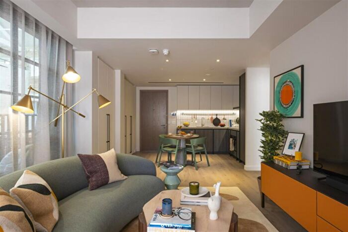 1 Bedroom Apartment To Rent In Claremont House, Quebec Way, London, SE16