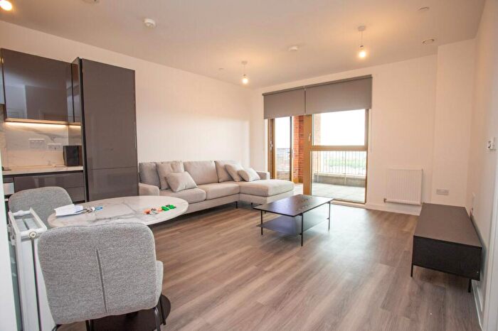 1 Bedroom Apartment To Rent In Vista Heights, - Ilderton Rd, London, SE15