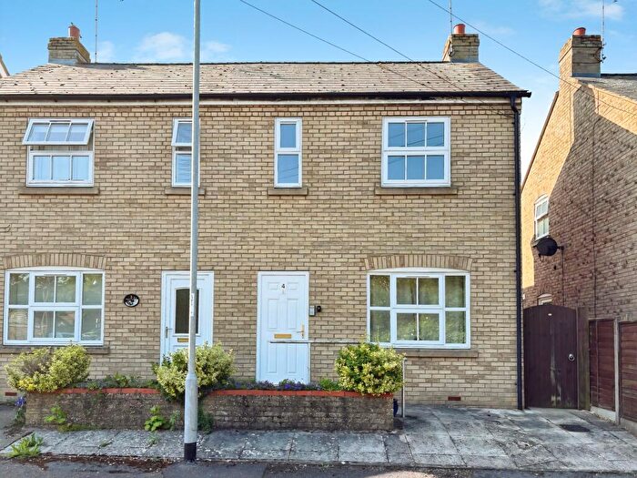 3 Bedroom House To Rent In Mews Close, Ramsey, PE26