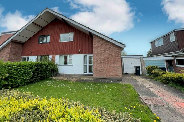 3 Bedroom Semi-Detached House To Rent In The Breaches, Easton-In-Gordano, Bristol, BS20