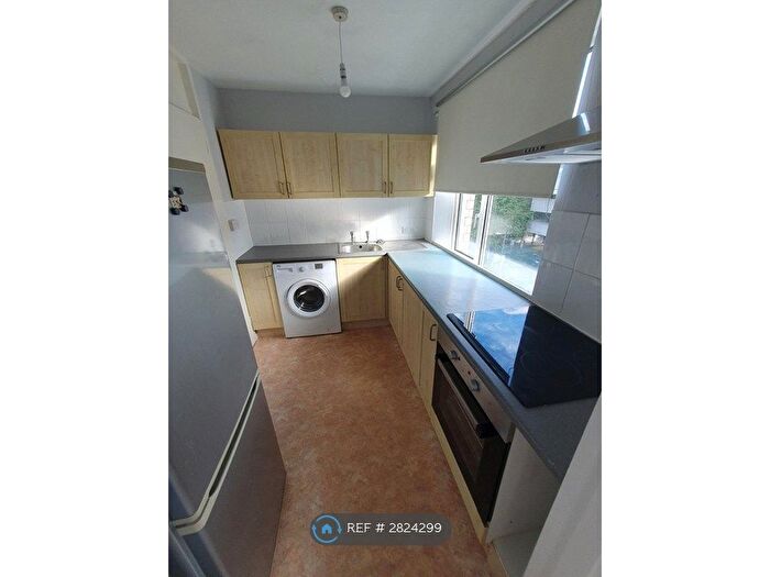 1 Bedroom Flat To Rent In Montague Court, Bristol, BS2