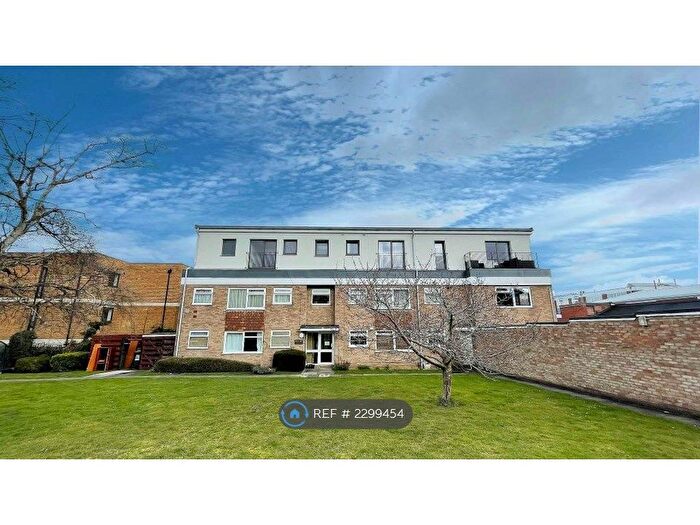 1 Bedroom Flat To Rent In Rowan Lodge, Sutton, SM1