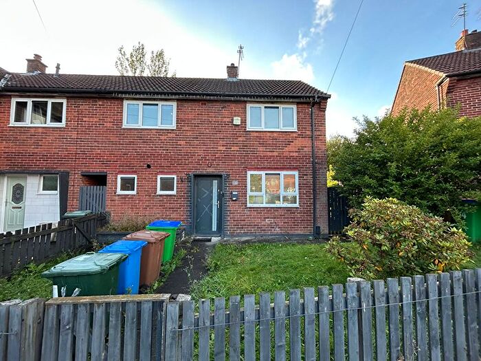 2 Bedroom End Of Terrace House For Sale In Easby Road, Middleton, M24