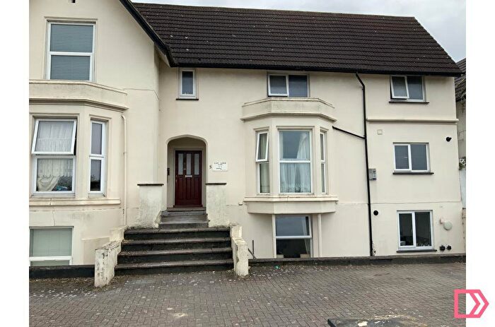 2 Bedroom Flat To Rent In Cliffe Lodge London Road, Northfleet, Gravesend, Kent, DA11