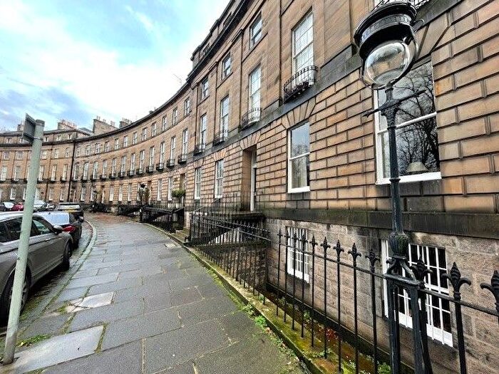 2 Bedroom Flat To Rent In Royal Circus, New Town, Edinburgh, EH3