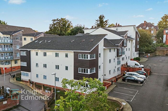2 Bedroom Flat To Rent In Buckland Rise, Maidstone, ME16