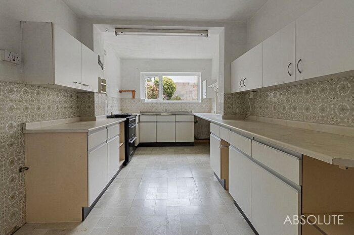 4 Bedroom Semi-detached House For Sale In Courtland Road, Torquay, TQ2