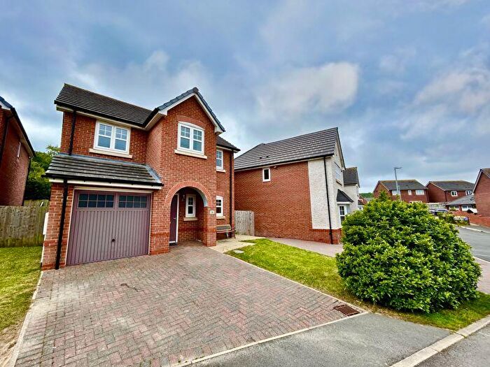 3 Bedroom Detached House For Sale In Gernant, Old Colwyn, LL29