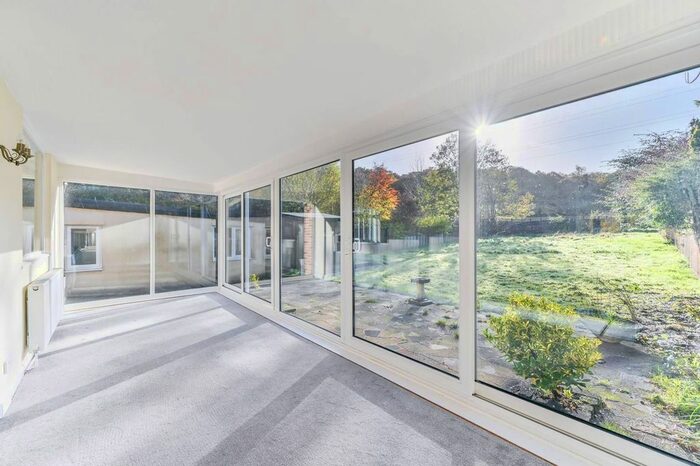 2 Bedroom Bungalow To Rent In Croham Valley Road, Croydon, South Croydon, CR2