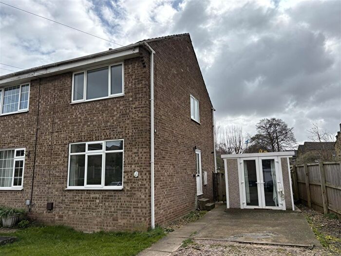 2 Bedroom Town House To Rent In The Crossings, Birstall, Batley, WF17
