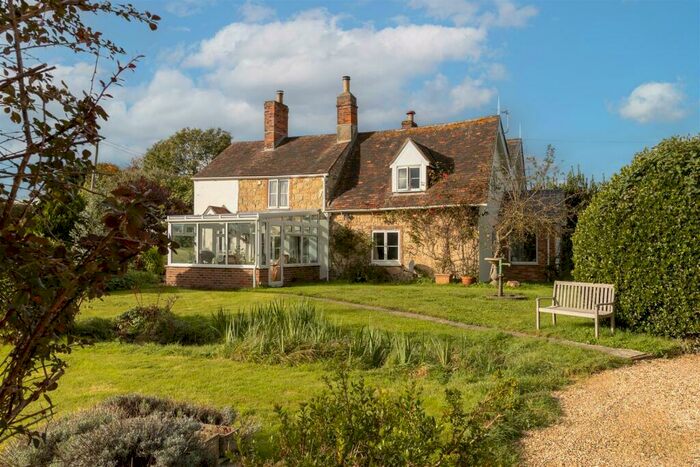 3 Bedroom Cottage For Sale In Wellow, Isle Of Wight, PO41