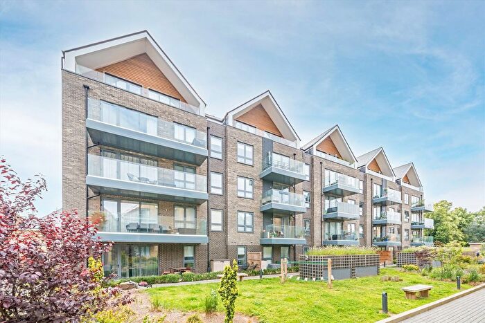 1 Bedroom Flat To Rent In Antoinette Close, Kingston Upon Thames, KT1