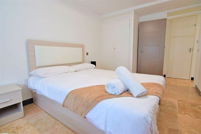 2 Bedroom Flat To Rent In Warwick Mount, Montague Street, Brighton, BN2