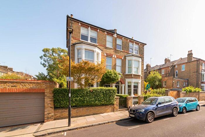 1 Bedroom Flat To Rent In Dalmeny Road, Tufnell Park, London, N7