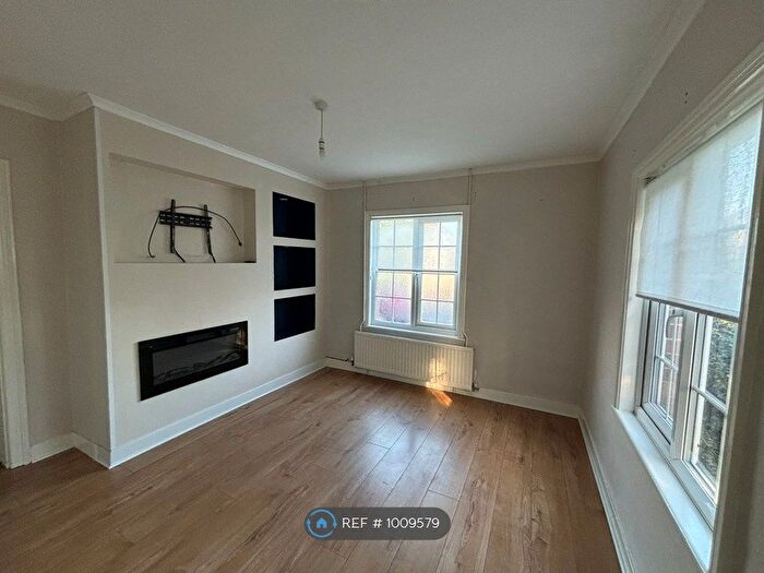 3 Bedroom Semi Detached House To Rent In The Street, Sittingbourne, ME9