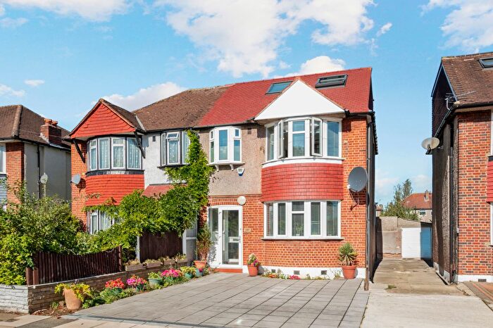 4 Bedroom Semi-detached House For Sale In Hillcross Avenue, Morden, SM4