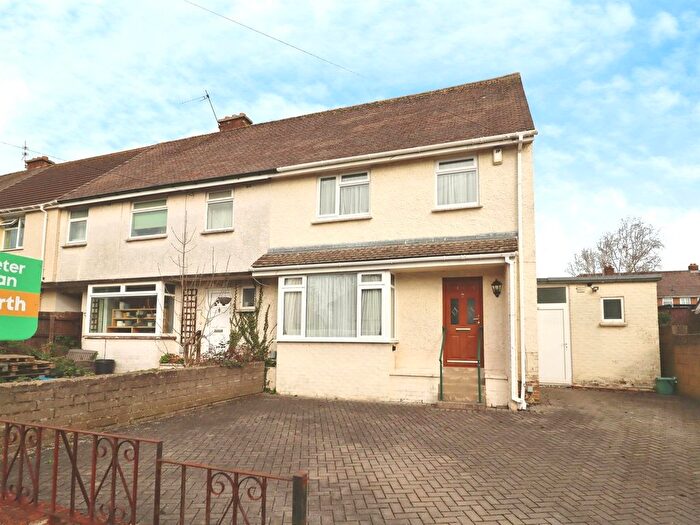 3 Bedroom End Terrace House For Sale In Masefield Road, Penarth, CF64