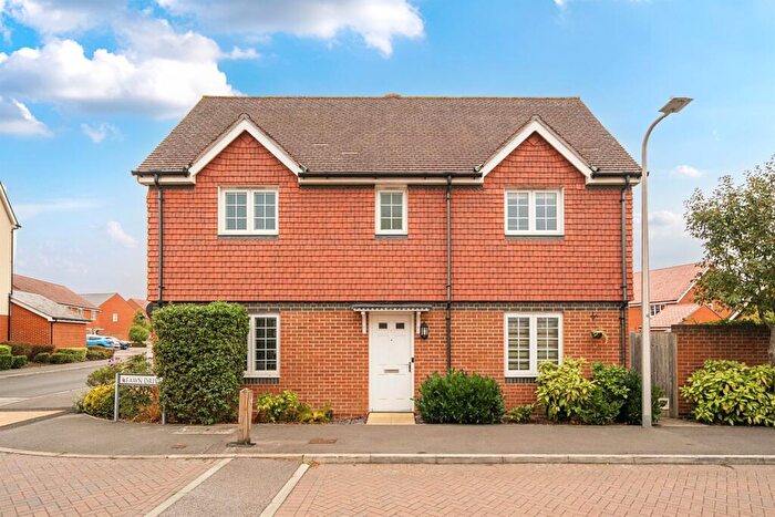 3 Bedroom End Of Terrace House To Rent In Fawn Drive, Three Mile Cross, Reading, RG7
