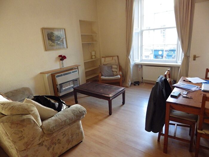 1 Bedroom Flat To Rent In William Street, West End, Edinburgh, EH3