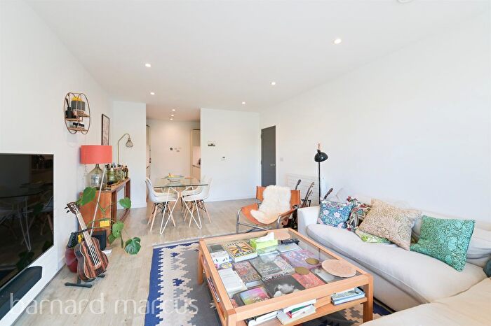 3 Bedroom Flat For Sale In Purbeck Gardens, London, SE26