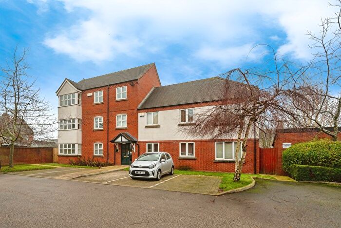 2 Bedroom Flat For Sale In Sharlotte Court, Uttoxeter, ST14