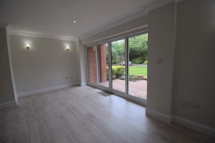 2 Bedroom Apartment To Rent In Apartment, Seagrove, Harold Road, Frinton-On-Sea, CO13