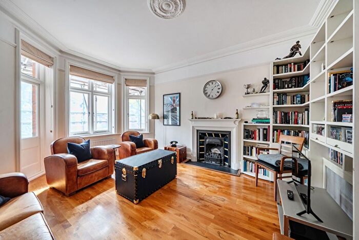 3 Bedroom Flat For Sale In Lauderdale Road, Maida Vale, London, W9