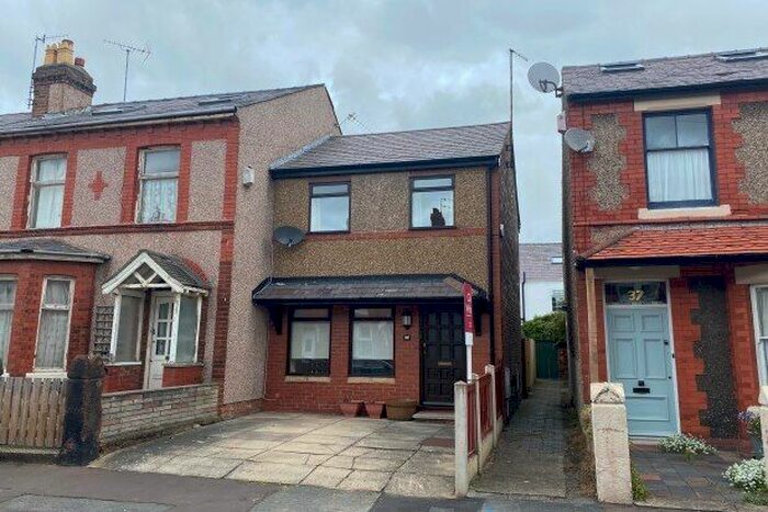 2 Bedroom Semi-Detached House To Rent In South Road, Wirral, CH48