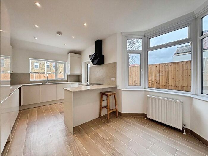 3 Bedroom Terraced House For Sale In Wanlip Road, London, E13