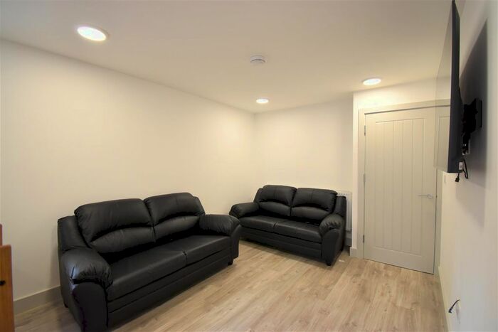 6 Bedroom Terraced House To Rent In Tiverton Road, Selly Oak, Birmingham, B29