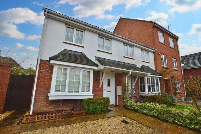 3 Bedroom Detached House To Rent In Cornflower Way, Hatfield, AL10