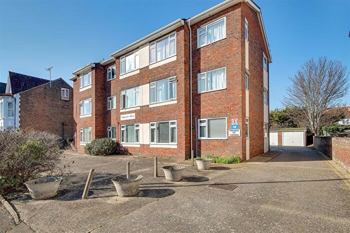 1 Bedroom Flat For Sale In Raymede House, Tarring Road, Worthing, BN11