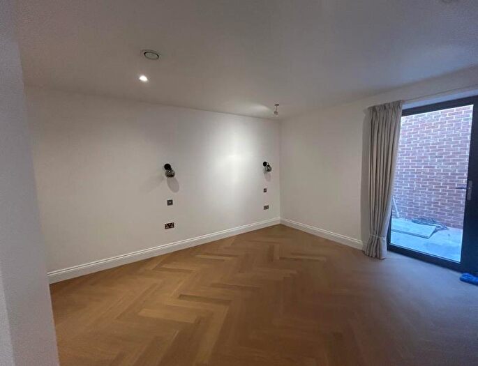 2 Bedroom Apartment To Rent In Beechcroft Avenue, Golders Green, NW11