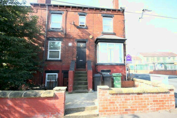 1 Bedroom Flat To Rent In Mitford Place, Armley, Leeds, LS12