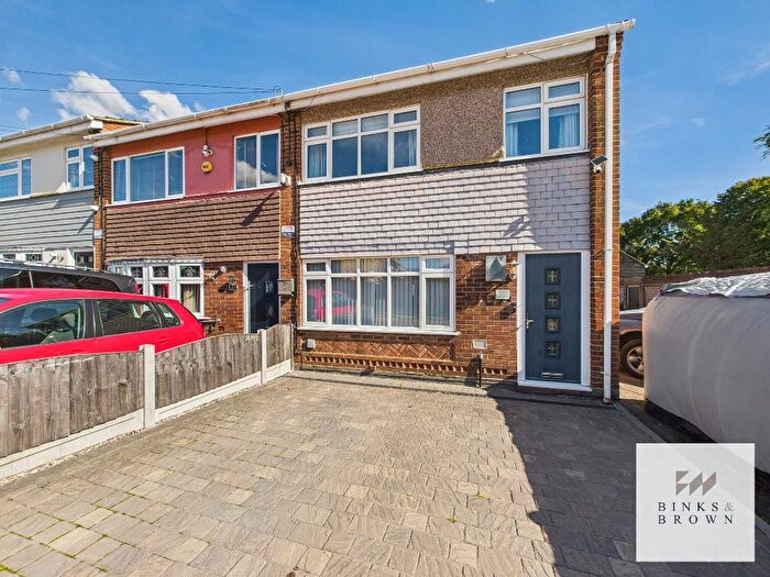3 Bedroom Semi-Detached House For Sale In Lower Crescent, Linford, Essex, SS17