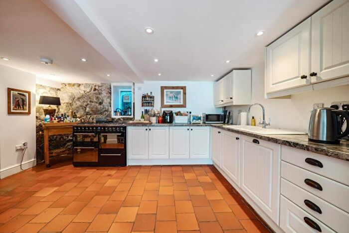 4 Bedroom End Of Terrace House To Rent In High Street Marlborough, SN8
