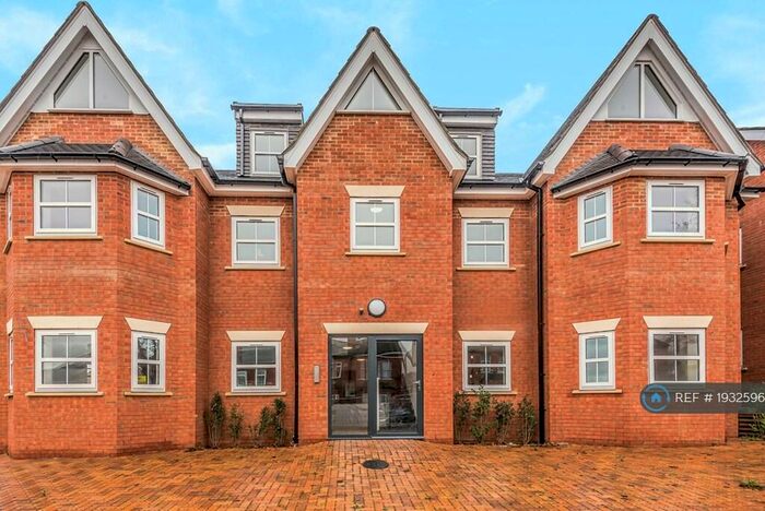 2 Bedroom Flat To Rent In Kitchener Road, High Wycombe, HP11