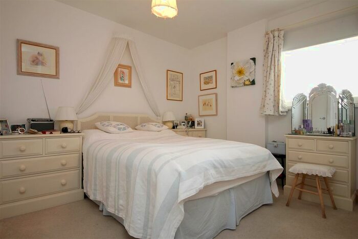 1 Bedroom Flat To Rent In Point Pleasant, SW18
